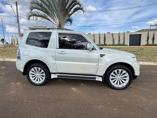 MITSUBISHI-PAJERO FULL-2012