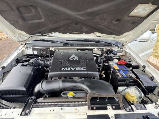 MITSUBISHI-PAJERO FULL-3.8 HPE 4X4 V6 24V GASOLINA 2P AUTOMÁTICO MITSUBISHI-PAJERO FULL-2012