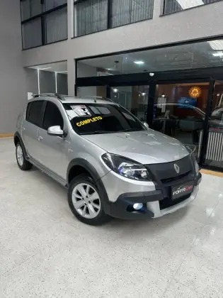 RENAULT SANDERO 1.6 STEPWAY 8V FLEX 4P MANUAL RENAULT SANDERO 1.6 STEPWAY 8V FLEX 4P MANUAL