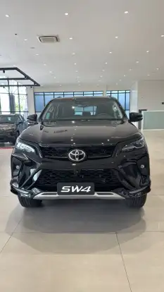 TOYOTA-HILUX SW4-2026