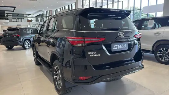 TOYOTA-HILUX SW4-2026