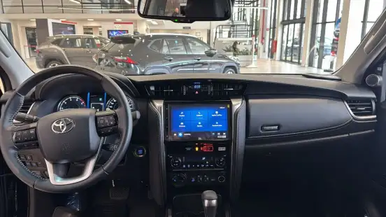 TOYOTA-HILUX SW4-2026