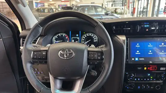 TOYOTA-HILUX SW4-2026