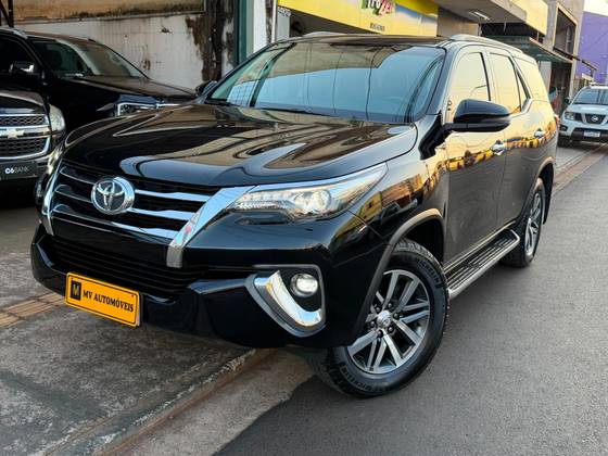 TOYOTA HILUX SW4 2.8 SRX 4X4 16V TURBO INTERCOOLER DIESEL 4P AUTOMÁTICO