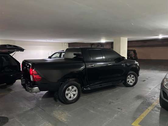 TOYOTA-HILUX-2021