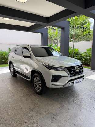 TOYOTA-HILUX SW4-2023