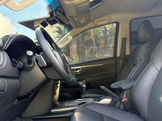 TOYOTA-HILUX SW4-2.8 D-4D TURBO DIESEL SRX PLATINUM 7L 4X4 AUTOMÁTICO TOYOTA-HILUX SW4-2025