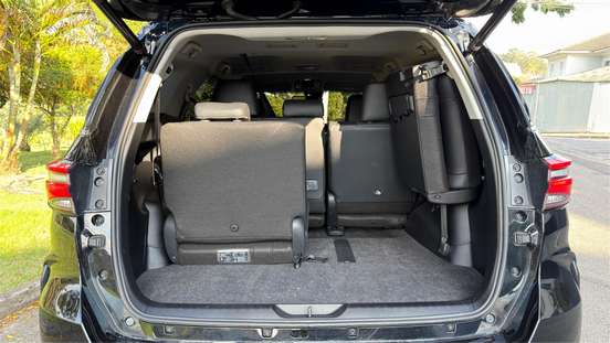TOYOTA-HILUX SW4-2025