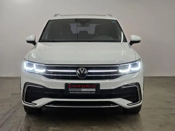 VOLKSWAGEN TIGUAN 2.0 300 TSI GASOLINA ALLSPACE R-LINE AUTOMÁTICO VOLKSWAGEN TIGUAN 2.0 300 TSI GASOLINA ALLSPACE R-LINE AUTOMÁTICO