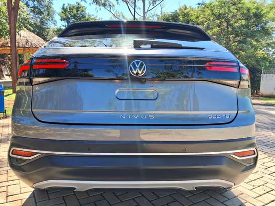 VOLKSWAGEN-NIVUS-1.0 200 TSI TOTAL FLEX HIGHLINE AUTOMÁTICO VOLKSWAGEN-NIVUS-2023