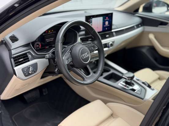 AUDI-A4-2020