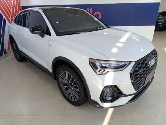AUDI-Q3-2023