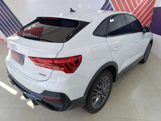 AUDI-Q3-2023