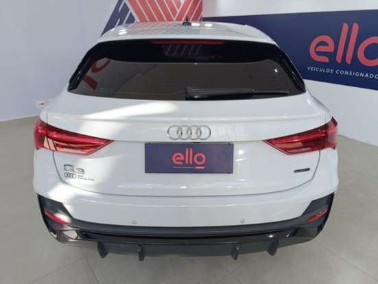 AUDI-Q3-2023