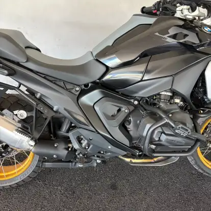 BMW-R 1300 GS TRIPLE BLACK-2024