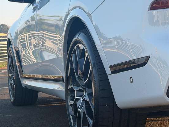 BMW-X7-4.4 V8 GASOLINA M60i STEPTRONIC BMW-X7-2023
