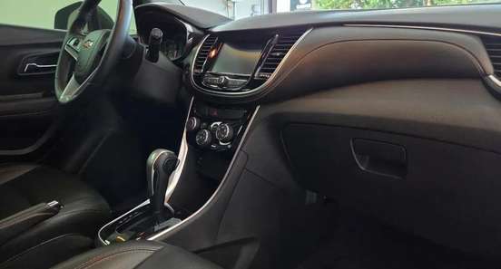 CHEVROLET-TRACKER-2017