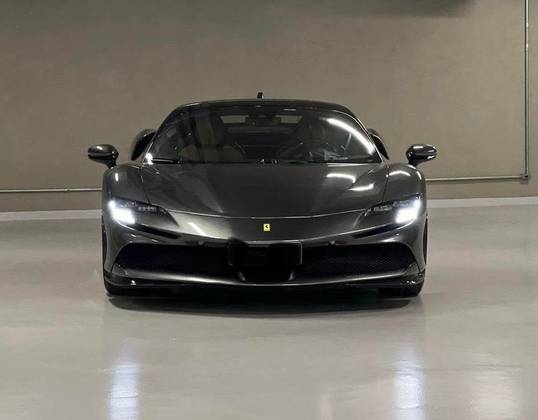FERRARI SF90 4.0 V8 TURBO PHEV STRADALE F1-DCT