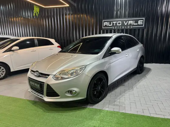 FORD FOCUS 2.0 SE 16V FLEX 4P POWERSHIFT