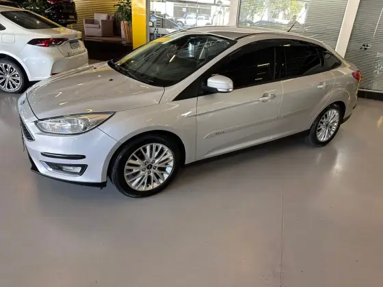 FORD FOCUS 2.0 SE SEDAN 16V FLEX 4P POWERSHIFT FORD FOCUS 2.0 SE SEDAN 16V FLEX 4P POWERSHIFT