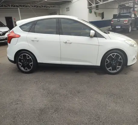 FORD-FOCUS-2014