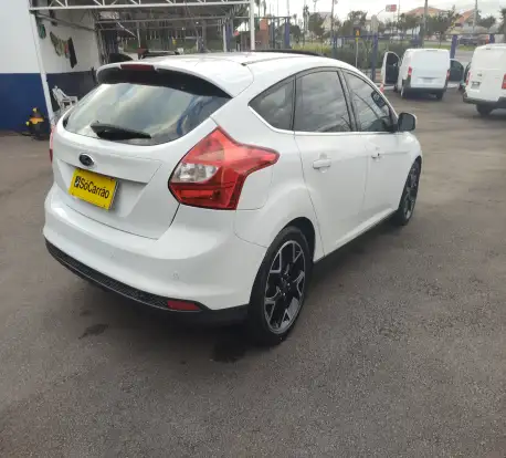 FORD-FOCUS-2014