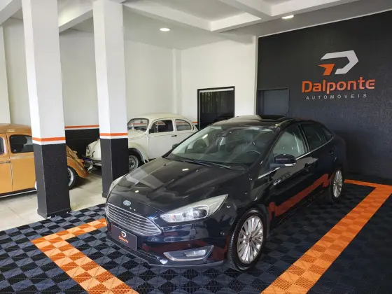 FORD FOCUS 2.0 TITANIUM PLUS 16V FLEX 4P POWERSHIFT FORD FOCUS 2.0 TITANIUM PLUS 16V FLEX 4P POWERSHIFT