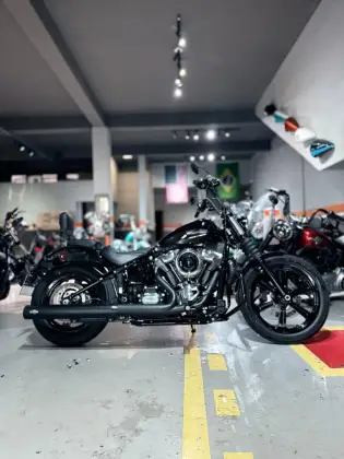 HARLEY-DAVIDSON STREET BOB HARLEY-DAVIDSON STREET BOB