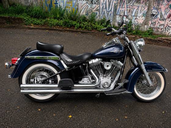 HARLEY-DAVIDSON SOFTAIL HERITAGE CLASSIC 