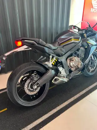 HONDA-CBR 650R ABS-2023