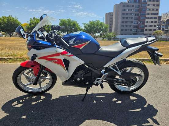 HONDA-CBR 250R HONDA-CBR 250R-2012