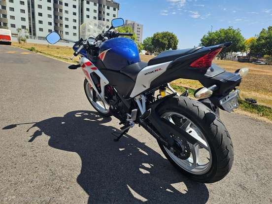 HONDA-CBR 250R HONDA-CBR 250R-2012