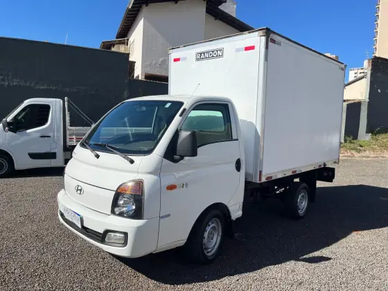 HYUNDAI HR 2.5 LONGO SEM CAÇAMBA 4X2 16V 130CV TURBO INTERCOOLER DIESEL 2P MANUAL