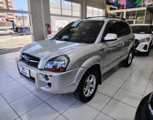 HYUNDAI TUCSON 2.0 MPFI GLS 16V 143CV 2WD FLEX 4P AUTOMÁTICO HYUNDAI TUCSON 2.0 MPFI GLS 16V 143CV 2WD FLEX 4P AUTOMÁTICO