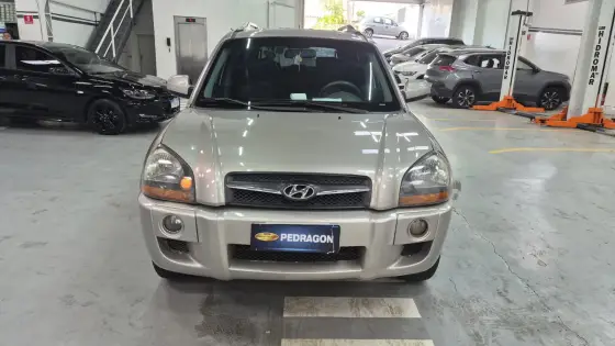 HYUNDAI TUCSON 2.0 MPFI GLS 16V 143CV 2WD GASOLINA 4P AUTOMÁTICO