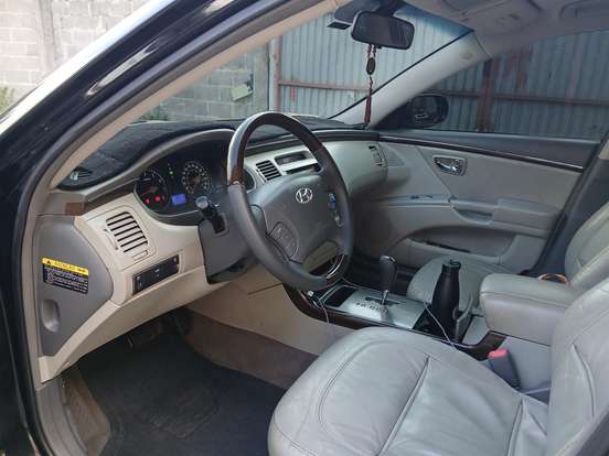 HYUNDAI-AZERA-2010