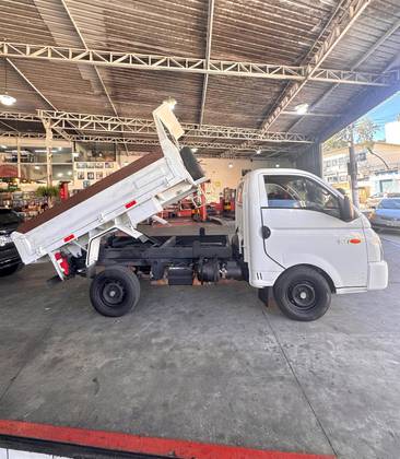 HYUNDAI HR 2.5 LONGO SEM CAÇAMBA 4X2 16V 130CV TURBO INTERCOOLER DIESEL 2P MANUAL