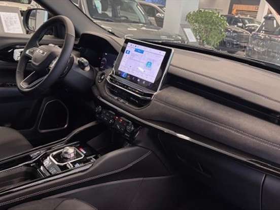 JEEP-COMMANDER-2.0 HURRICANE 4 TURBO FLEX BLACKHAWK AT9 JEEP-COMMANDER-2026