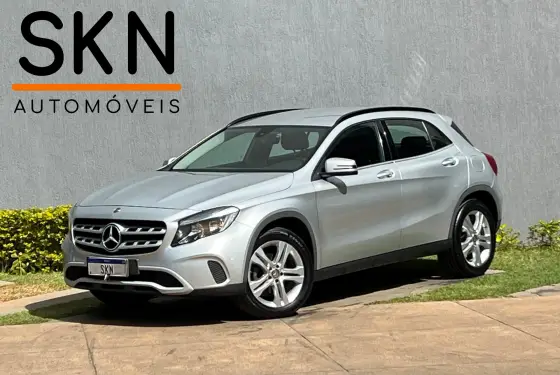 MERCEDES-BENZ GLA 200 1.6 CGI FLEX STYLE 7G-DCT MERCEDES-BENZ GLA 200 1.6 CGI FLEX STYLE 7G-DCT
