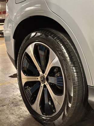 MERCEDES-BENZ-EQC 400-2020