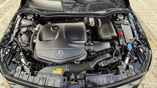 MERCEDES-BENZ-GLA 200-2019