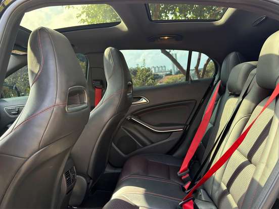MERCEDES-BENZ-GLA 45 AMG-2.0 16V TURBO GASOLINA 4P AUTOMÁTICO MERCEDES-BENZ-GLA 45 AMG-2015