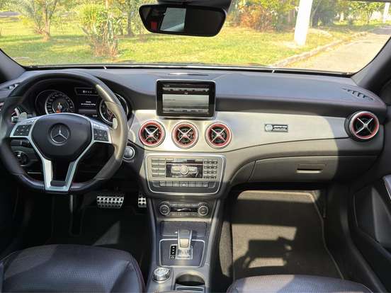 MERCEDES-BENZ-GLA 45 AMG-2.0 16V TURBO GASOLINA 4P AUTOMÁTICO MERCEDES-BENZ-GLA 45 AMG-2015