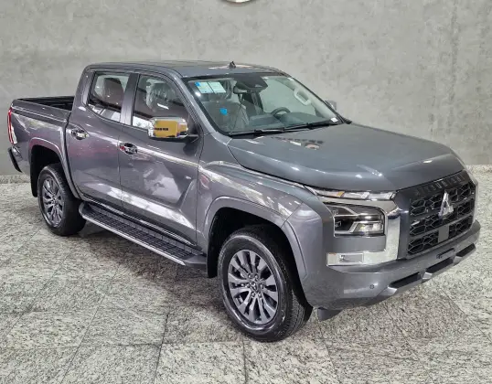 MITSUBISHI L200 TRITON 2.4 16V TURBO DIESEL SPORT HPE CD 4P 4X4 AUTOMÁTICO MITSUBISHI L200 TRITON 2.4 16V TURBO DIESEL SPORT HPE CD 4P 4X4 AUTOMÁTICO