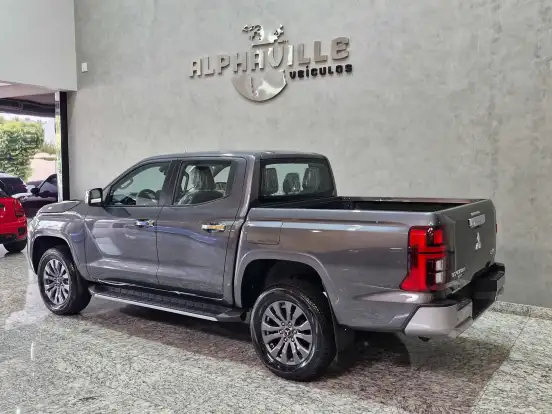 MITSUBISHI-L200 TRITON-2.4 16V TURBO DIESEL SPORT HPE CD 4P 4X4 AUTOMÁTICO MITSUBISHI-L200 TRITON-2025