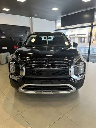 MITSUBISHI-OUTLANDER-2025