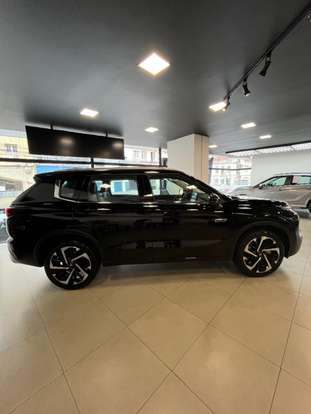 MITSUBISHI-OUTLANDER-2.4 PHEV HPE-S S-AWC DHT MITSUBISHI-OUTLANDER-2025