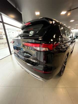 MITSUBISHI-OUTLANDER-2025