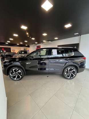 MITSUBISHI-OUTLANDER-2025