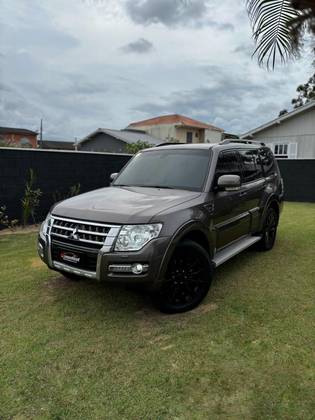 MITSUBISHI PAJERO FULL 3.2 HPE 4X4 16V TURBO INTERCOOLER DIESEL 4P AUTOMÁTICO